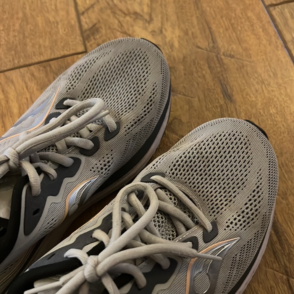 Saucony 8.5 Ride Running Shoes - Picture 11 of 13